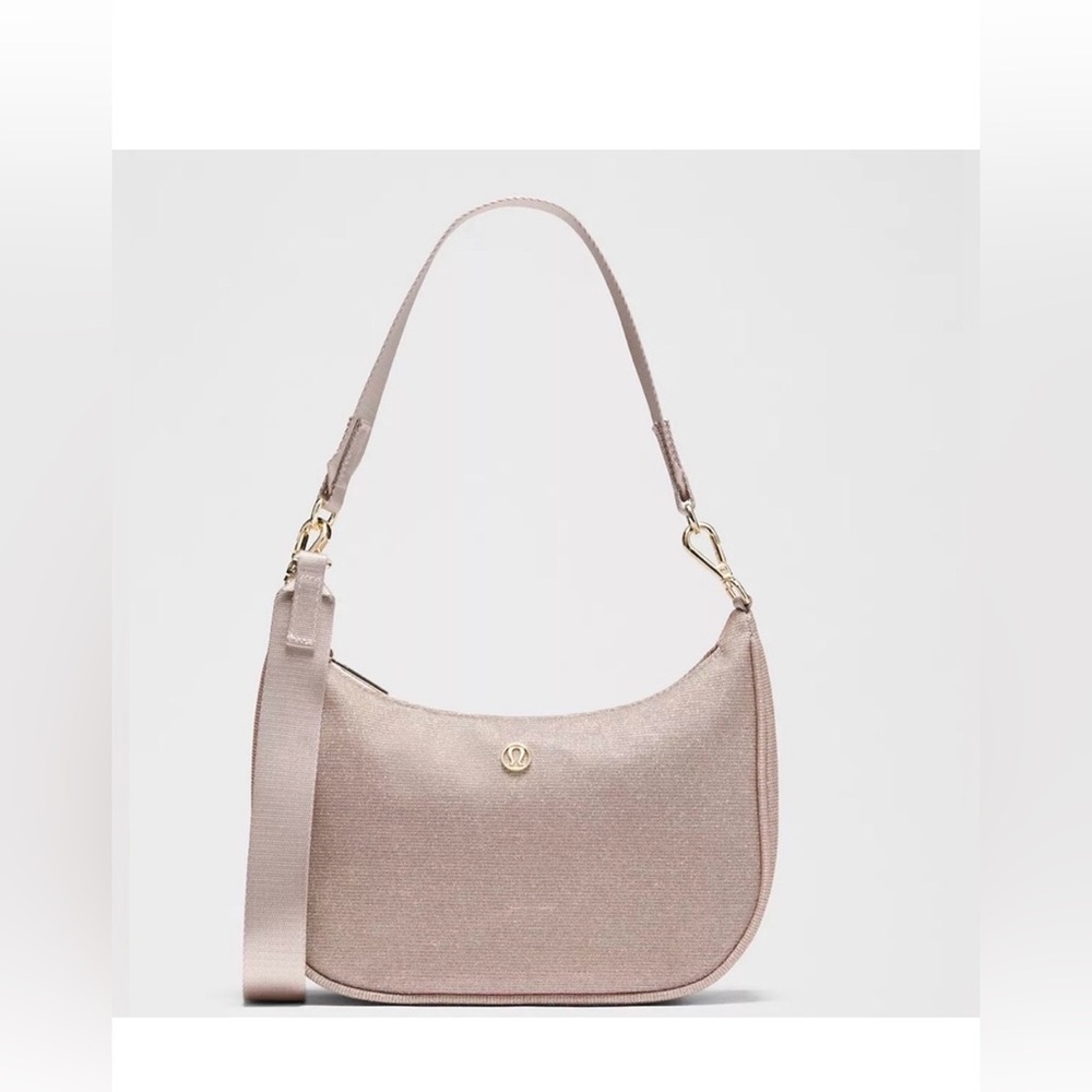City Essentials Small Shoulder
Bag 3L *Glitter
Pink Champagne/Muse/Gold
